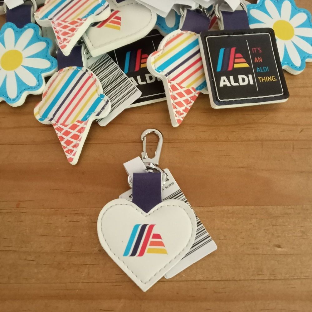 ALDI Heart Keychain Quarter Keeper 2024 Super Fan Collection Colorful Logo NWT - Picture 3 of 3